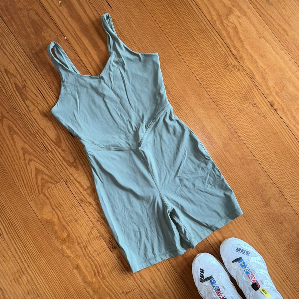 Aritzia TNA Sage Green Bodysuit sz Small